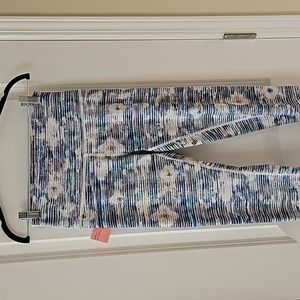 lululemon athletica Blue White Gray Striped Floral Leggings